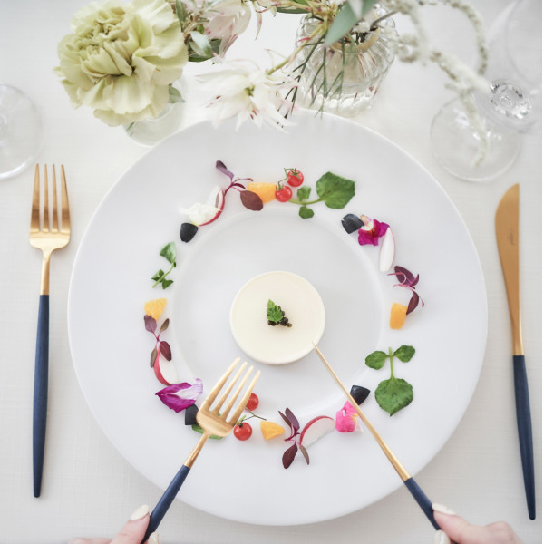 《プラン特典》●ドレス&タキシード40%OFF●スナップ撮影30%OFF●スペース貸切料25万OFF