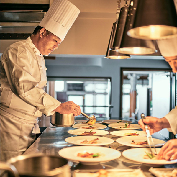 《プラン特典》●挙式料10万円OFF●スペース貸切料15万円OFF●ヘアメイク料5万円OFF