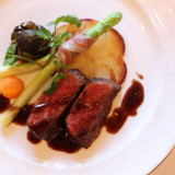 国産牛や和牛など、コースによって多様なメニューをご用意♪
お肉料理は、ご年配の方には食べやすい大きさにカットしてご提供可能です。