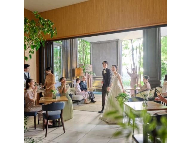 平日の朝から会場見学が出来るのはここだけ！賢く式場探しを