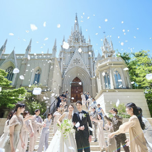 青空の下で、ゲストの笑顔と祝福に満ちた大切な一日を過ごそう|ストリングスホテル 名古屋の写真(43495840)