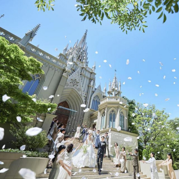 リゾートを漂わせるチャペル