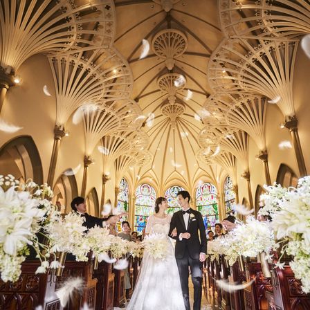 歴史を刻むステンドグラスや長さ20mの大理石のバージンロード|ストリングスホテル 名古屋の写真(32280878)
