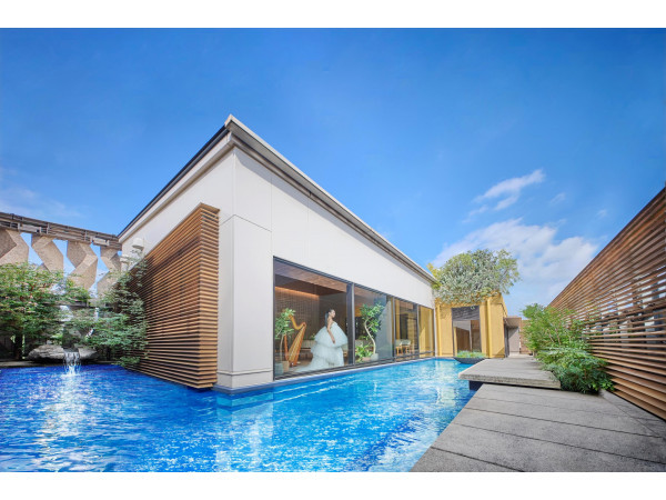 THE TENDER HOUSE（ザ テンダーハウス）