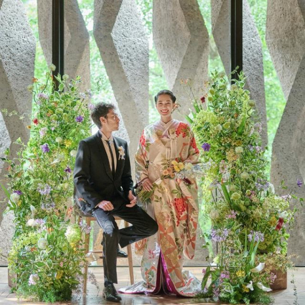 【人数分の往復送迎付】神社⇔会場までの送迎サポートをご用意しているのでゲストも安心して参列できる。