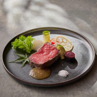 料理重視に◎厳選牛×オマール絶品試食＆緑に包まれた2つのチャペル体験