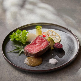 料理重視に◎厳選牛×オマール絶品試食＆緑に包まれた2つのチャペル体験