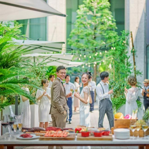 【”品川駅”から徒歩5分】にありながら都心を忘れる”緑×開放感”で、海外ウェディングのような一日を