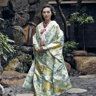 艶やかな花嫁衣裳を身に纏う一日
