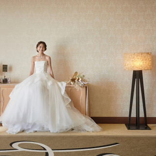 【花嫁体験◎宿泊券×ドレス優待】ブランドドレス見学×絶景&上質ホテル婚