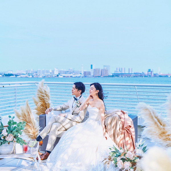 海が手に届きそうな披露宴会場。海そのものが演出の一つに。