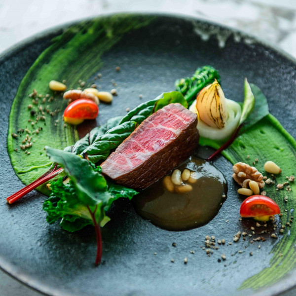 ご用意している4つのスペシャルコースはご予算に応じて組み換え可能！