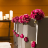 挙式会場のお花もフラワーアーティストがふたりらしさを引き出してくれる