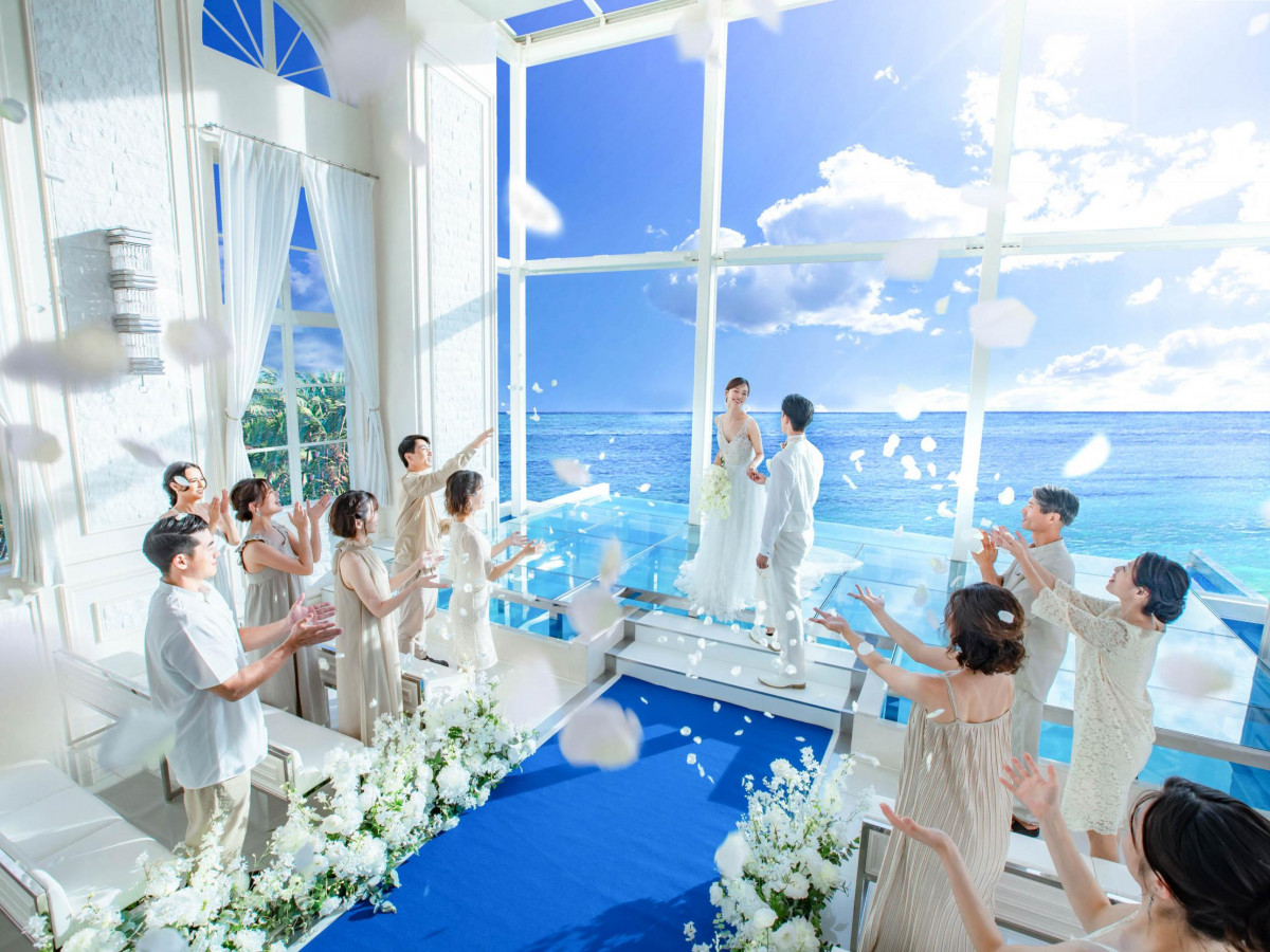  全国28会場・年間約6000組
磨き上げられたサービスで創る
結婚式のカタチ