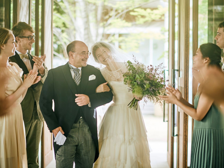  コトノハウェディング
気持ちを伝える結婚式
たくさんの想いが重なる1日