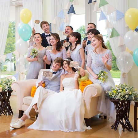 高砂をソファーにしてアットホームなパーティースタイルに。