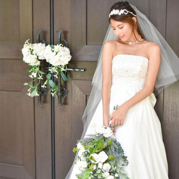 家族や親族、親しい友人だけを招いてリラックスした結婚式が叶います