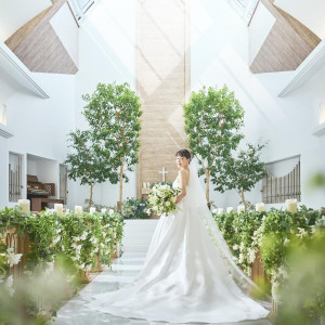 自然光がたっぷり降り注ぐチャペル|アルカンシエル金沢（アルカンシエルグループ）の写真(57018298)