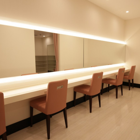 事前予約頂ければ、着付けやヘアセット、メイクもプロの美容スタッフが対応！|アルカンシエル金沢（アルカンシエルグループ）の写真(1033314)