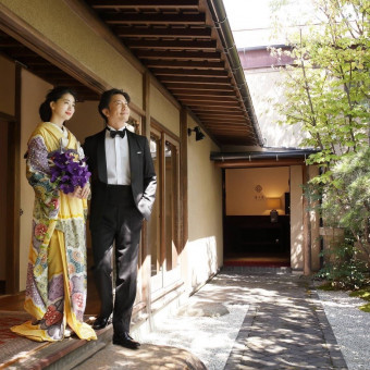 落ち着いた雰囲気の日本家屋で、上質な大人の結婚式が叶う。