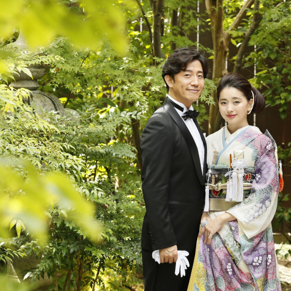 披露宴会場に面した日本庭園では四季折々の美しさが楽しめる