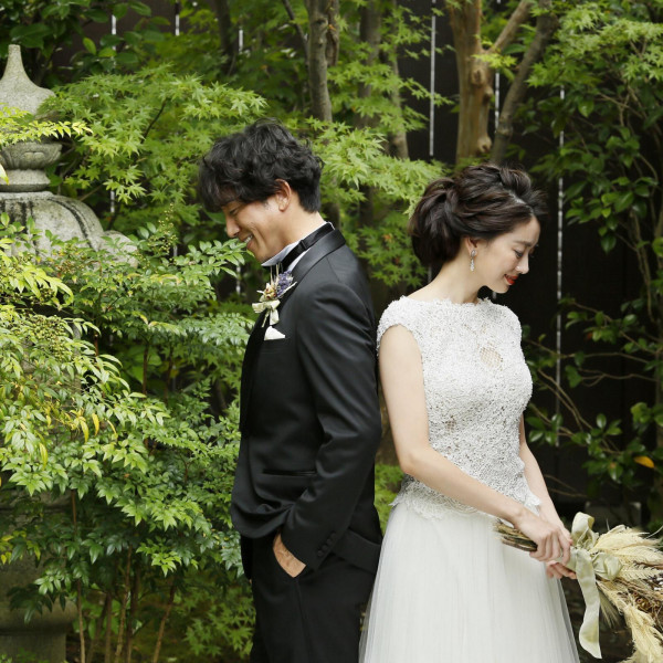 披露宴会場に面した日本庭園では四季折々の美しさが楽しめる