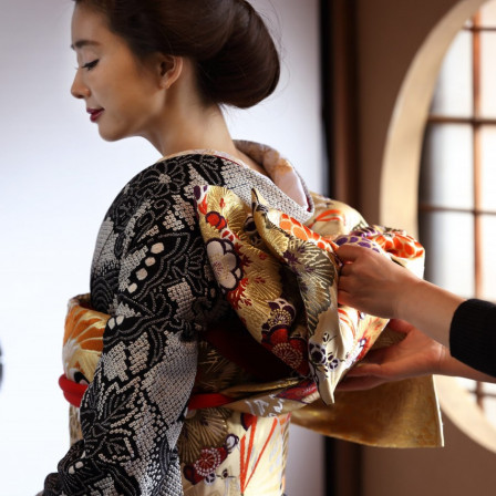 帯を締め、いよいよ気持ちも引き締まる瞬間|萬屋本店 - KAMAKURA HASE est1806 -の写真(1003010)