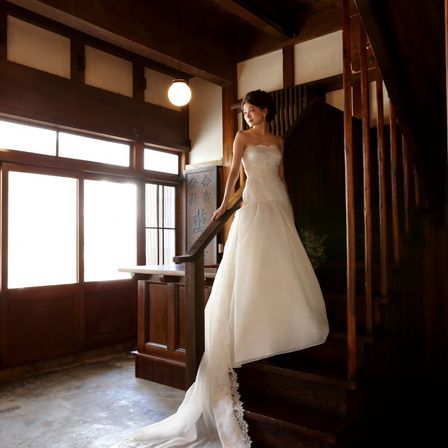 歴史ある館内はどこで撮っても絵になる場所ばかり。洋装和装でも写真撮影が楽しめる。|萬屋本店 - KAMAKURA HASE est1806 -の写真(1148377)