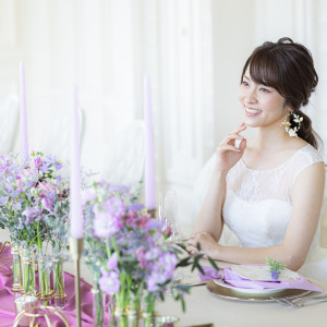 結婚式のプロが特別な一日のために花嫁を美しくメイクアップ|ルクリアモーレ大阪の写真(23598475)
