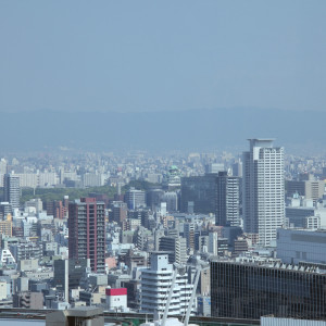 OSAKA STATION CITY【ノースゲートビルディング】最上階に位置する会場は大阪を一望できる。|ルクリアモーレ大阪の写真(38102054)