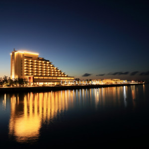 神戸にほど近い都市型天然温泉リゾート「神戸みなと温泉 蓮」が併設。挙式後宿泊が可能|ラ・スイート神戸オーシャンズガーデンの写真(1315680)