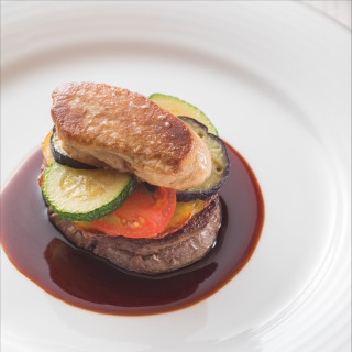 前菜・スープ・真鯛とズワイ蟹の魚料理・特選牛フィレ肉料理の豪華4品試食をご用意!
