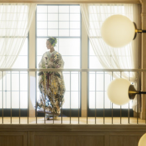 ナチュラルでモダンな会場には和装もよく似合う|InStyle wedding KYOTO/テイクアンドギヴ・ニーズウェディングの写真(53769612)