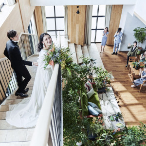 ヒックスガーデンでも階段から入場が可能に|インスタイルウェディング京都 (InStyle wedding KYOTO)の写真(36217701)