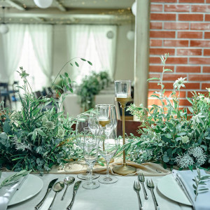 グリーンやゴールドをアクセントにした夏に人気のコーディネート|the Terraceの写真(56312791)