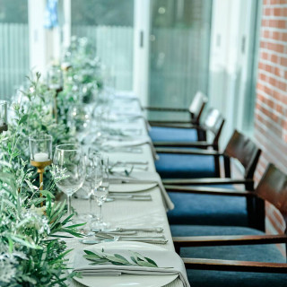 自然光が差し込む開放的なパーティスペース