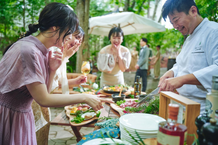 緑あふれるガーデンでおもてなしの演出を