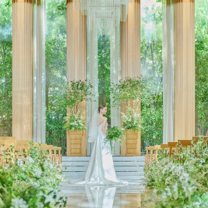 シンプルなデザインのチャペルは大人花嫁にもぴったり|Miel Citron(ミエルシトロン)●BRASSグループの写真(55028396)