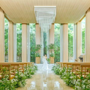 天井高7Mの開放的なチャペル|Miel Citron(ミエルシトロン)●BRASSグループの写真(55028463)