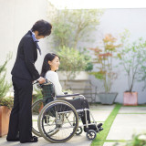 車イスの貸し出しも行っているので、年配のゲストの方にも安心です(1台無料)