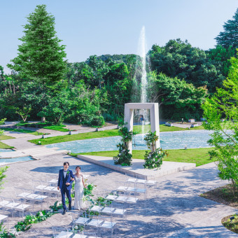 緑鮮やかな樹木に囲まれた貸切ガーデンでは美しいロケーションで心に残るガーデン挙式も。。