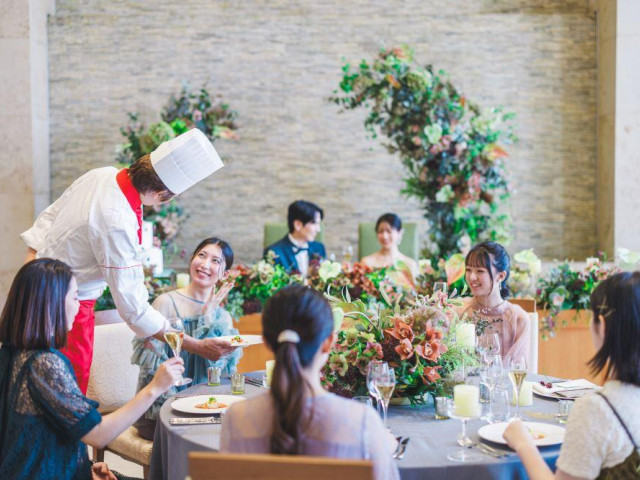 来館で貰えるW特典【グルメ＆カタログギフト】