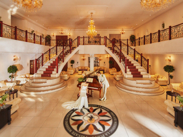 成約特典：30名様までの特別特典*ドレス1着、挙式料全額無料！