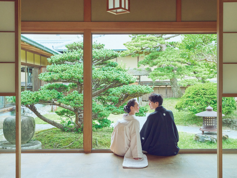 自然豊かな日本庭園で、前撮りやご家族との集合写真にも