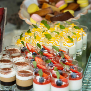 デザートビュッフェはお二人もゲストもテンション上がる演出♪