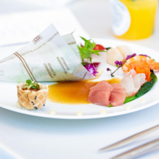 ブーケの形をしたサラダが映えるオードブル！