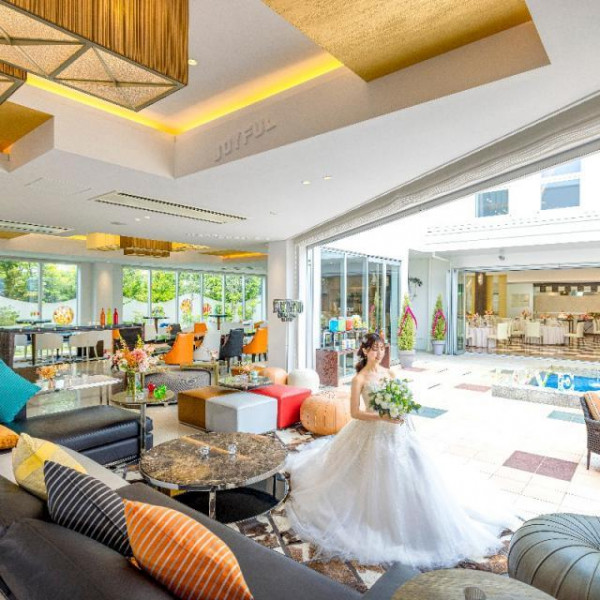 プライベートガーデンやラウンジを一体に使って
二人の想いを大切にしたパーティが叶います