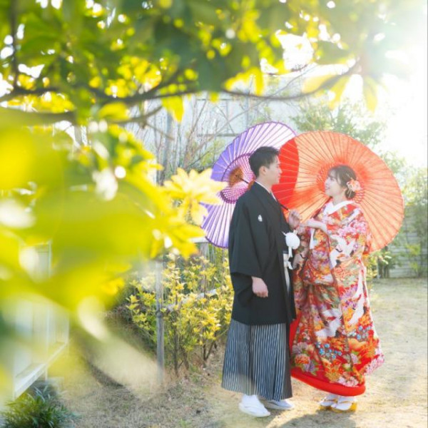 自然とのつながりを感じられる居心地の良い空間で、ゆったりと語らいの時を過ごせます。