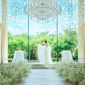 天から滴るようなクリスタルの透明感に満たされた空間|郡山モノリスの写真(54531293)