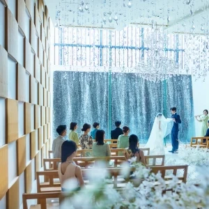 大切な家族や親しい方に囲まれてアットホームな結婚式を